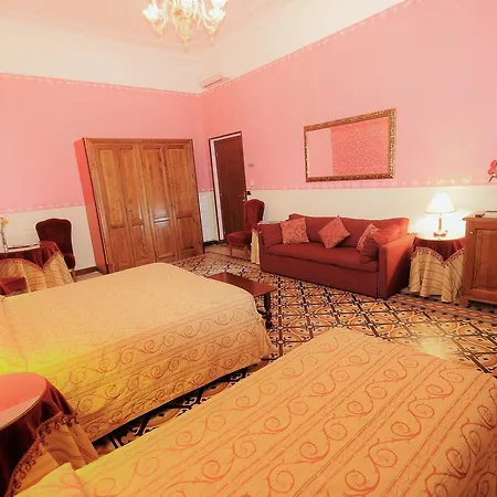 Sweet Hotel 2*