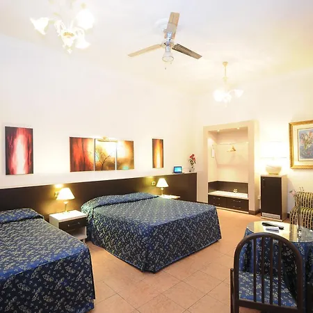 سويت هوم 2* روما