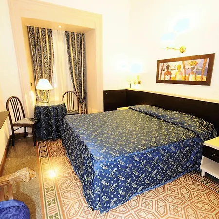 Sweet Hotel 2*